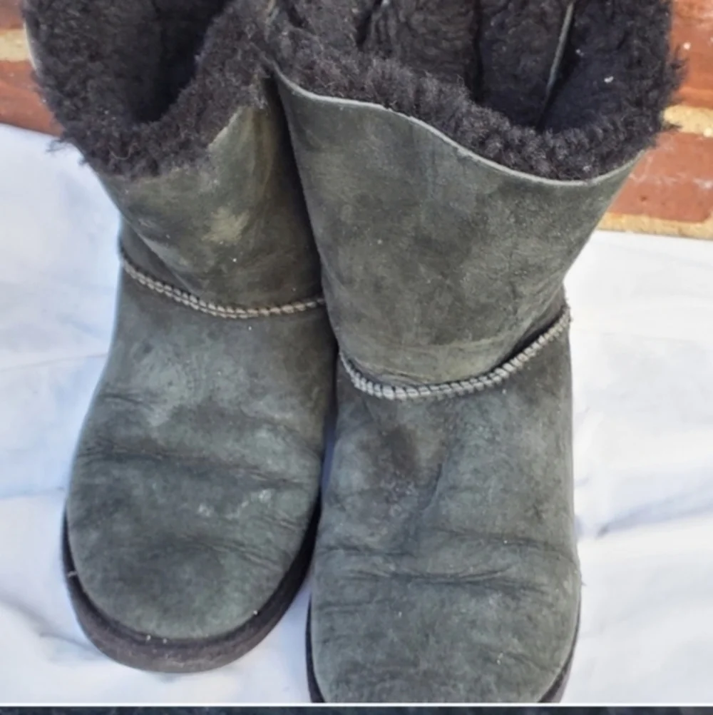UGG preloved warm